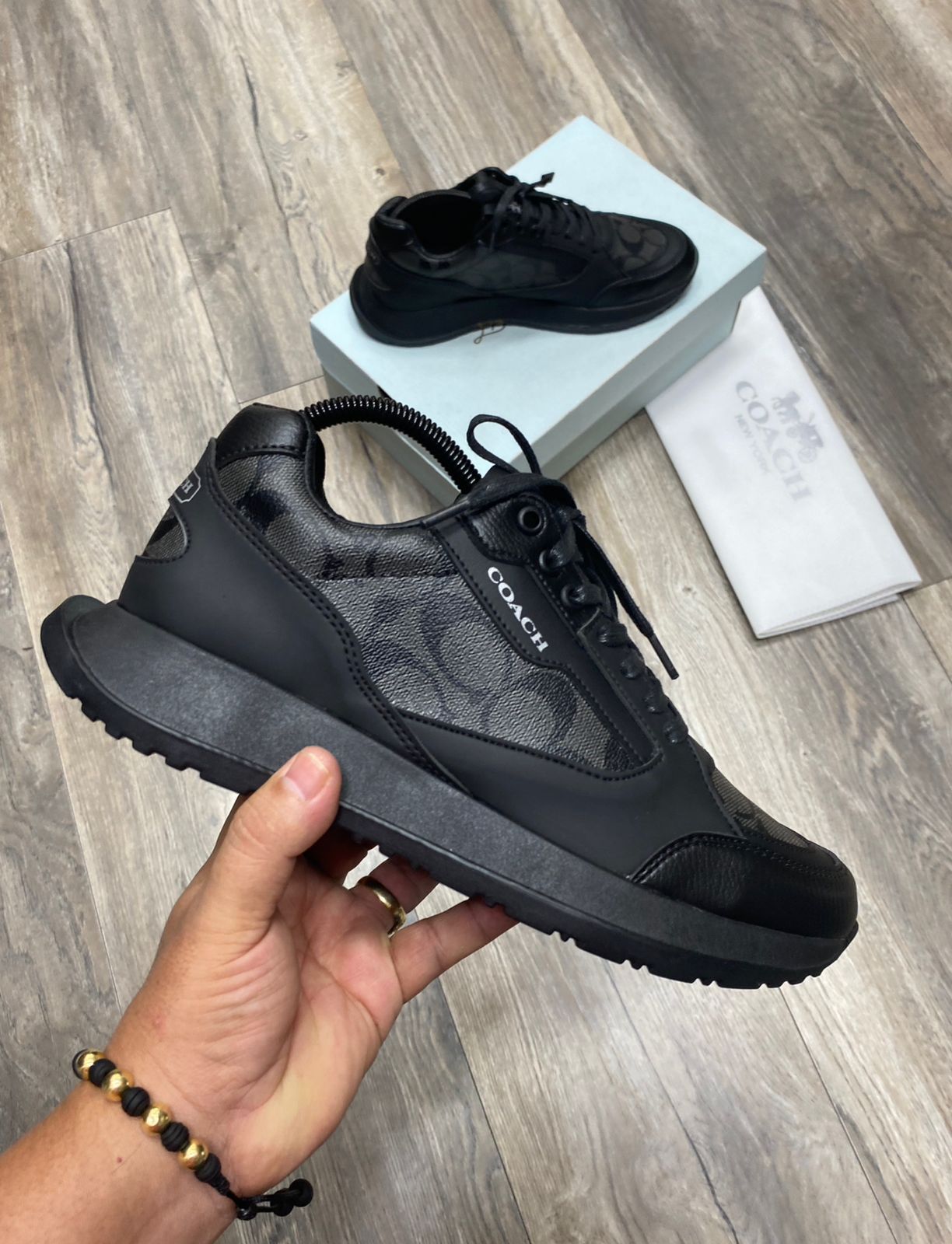 COACH - TODO NEGRO